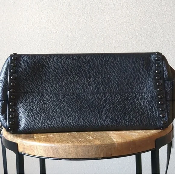 Like New RARE Coach Swagger 37 Satchel Ombré Rivets in black leather - Picture 4 of 14